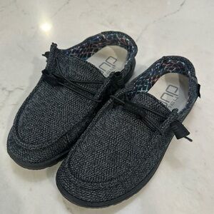 NWOT women’s HeyDudes sz 7